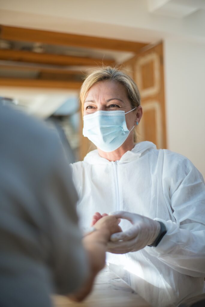 Profesional sanitario y paciente